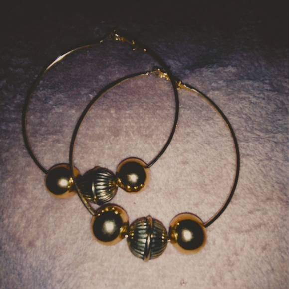 The Queenz Variety Big Hoop Earrings - Picture 1 of 7